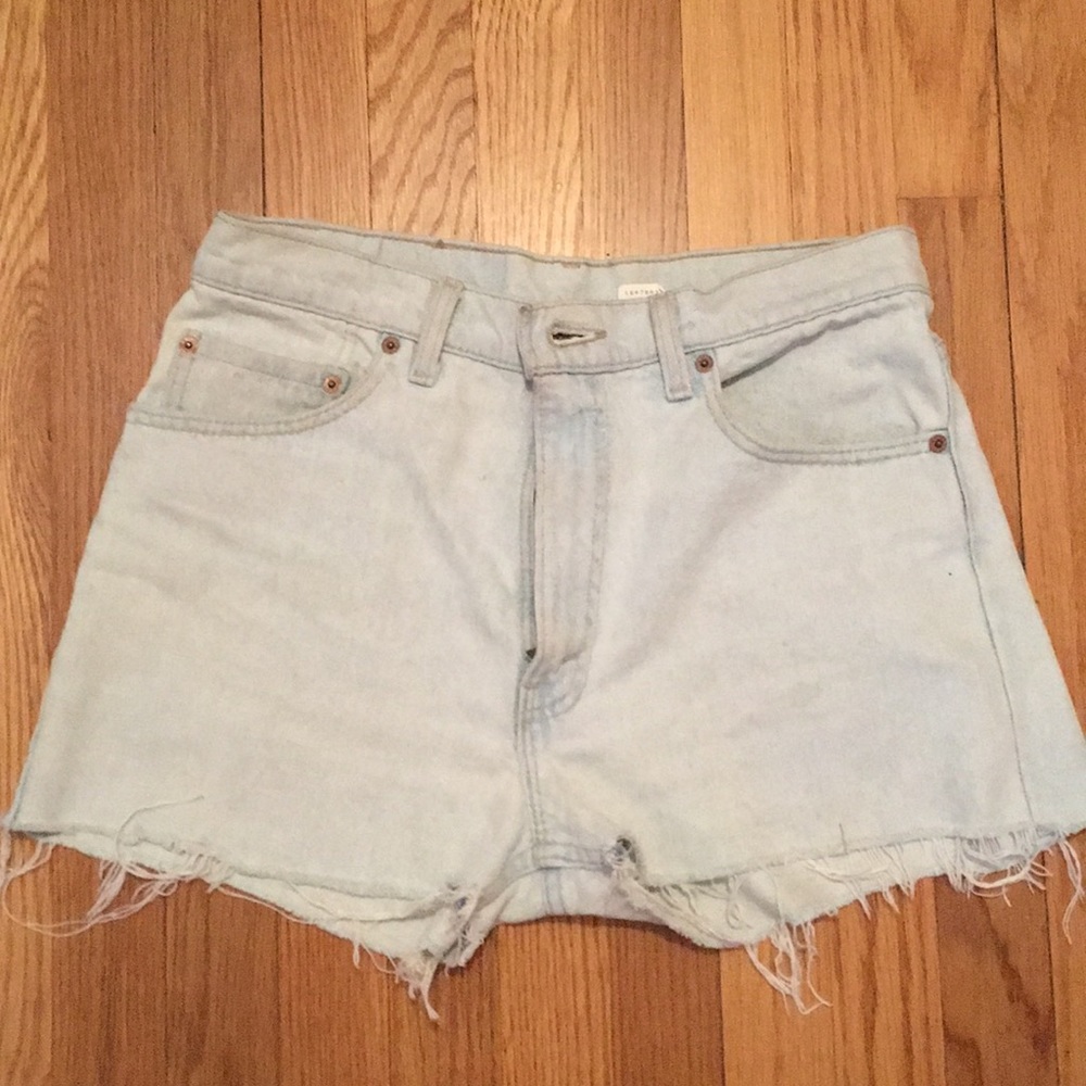 High waisted Levi shorts
